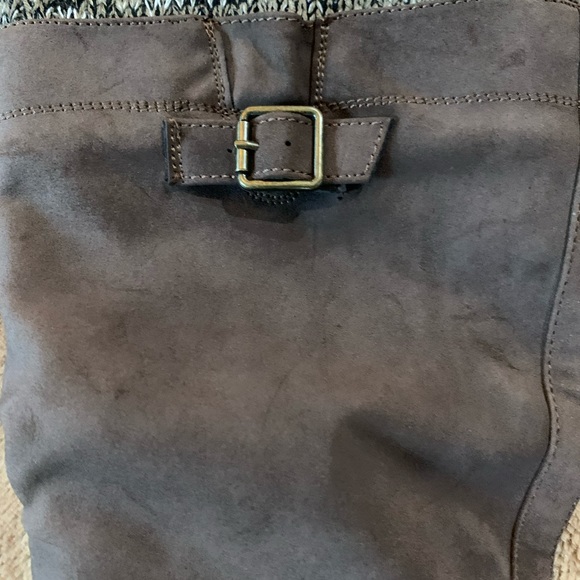 SOLD - Picture 4 of 14